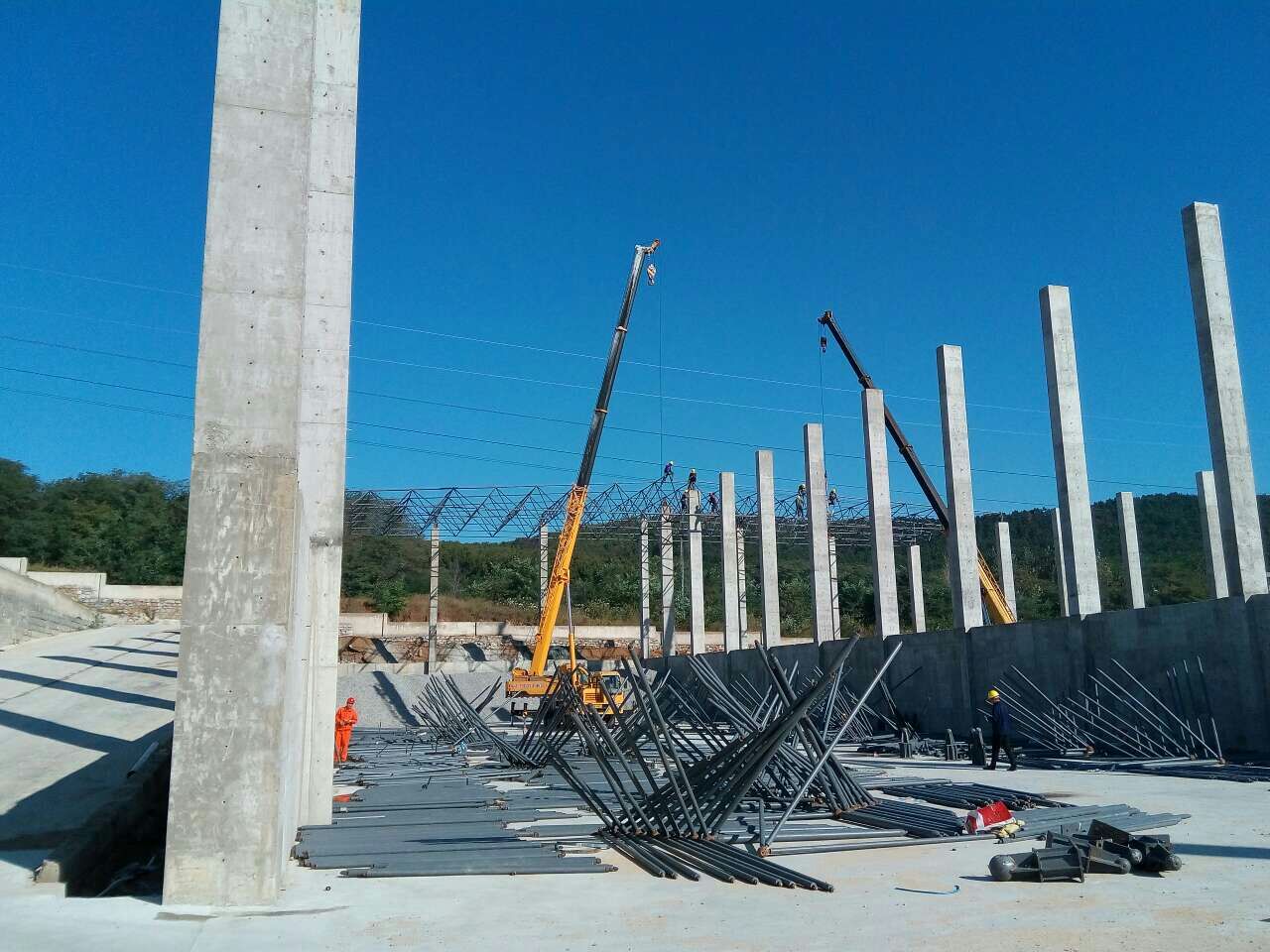 三河搅拌站网架